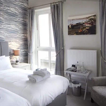 Hotel The White