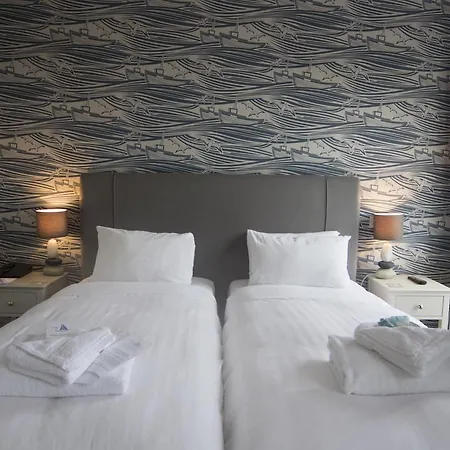 The White Otel