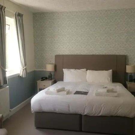 The White Otel