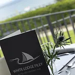 Hotel The White